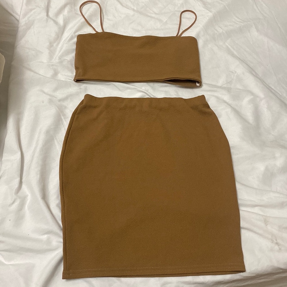 Boohoo Matching co-ord Set (crop top & high waisted skirt) in brown